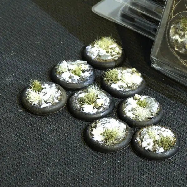 Gamer Grass- Battle Ready Bases: Winter Bases, Round Lip 30mm (x8)