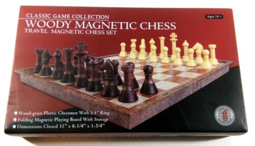 WOODY MAGNETIC CHESS SET Travel Chess Set