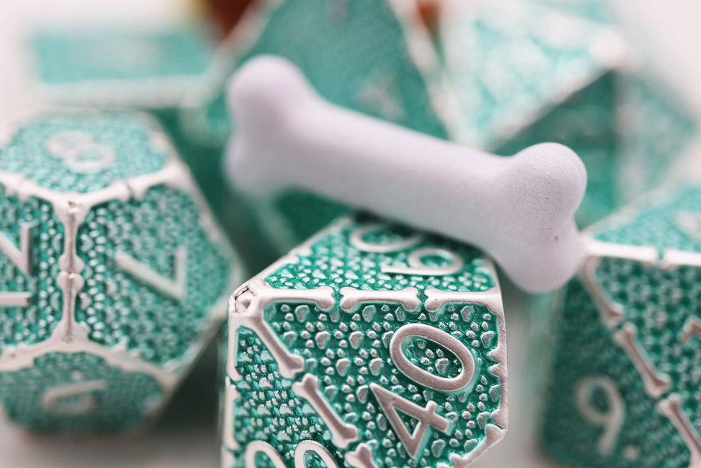 GRASSY PAW PRINTS METAL RPG DICE SET